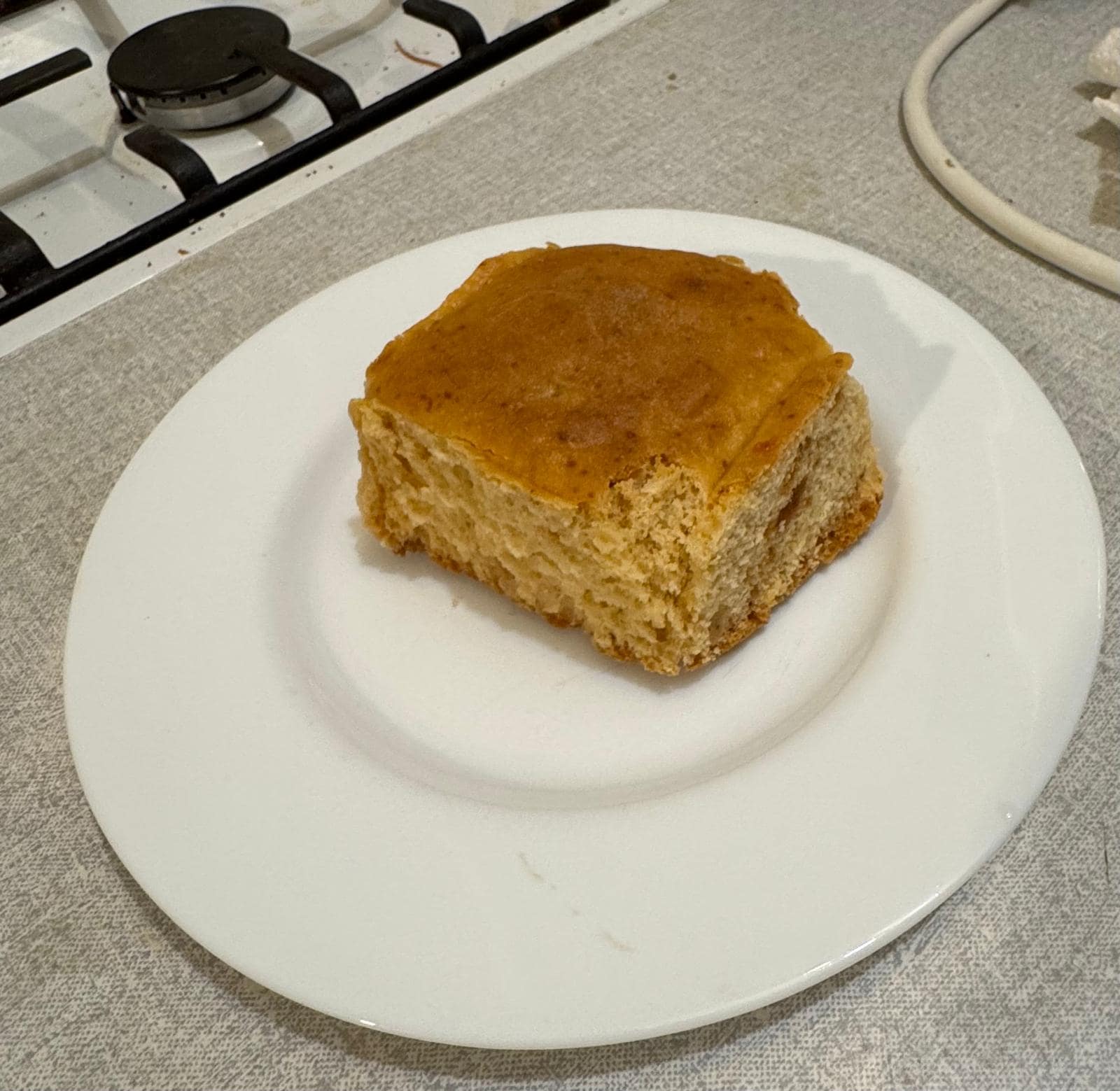 Presjek buhtle s čokoladom i marmeladom