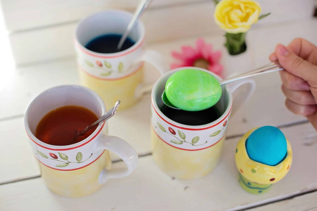 uskrs-prirodno-zelena-boja-za-jaja